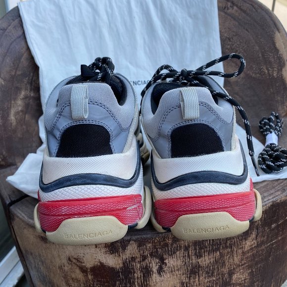 Authentic Balenciaga Triple S 41 - Picture 4 of 6